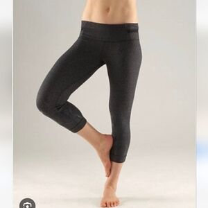 Lululemon Acro Crop Leggings